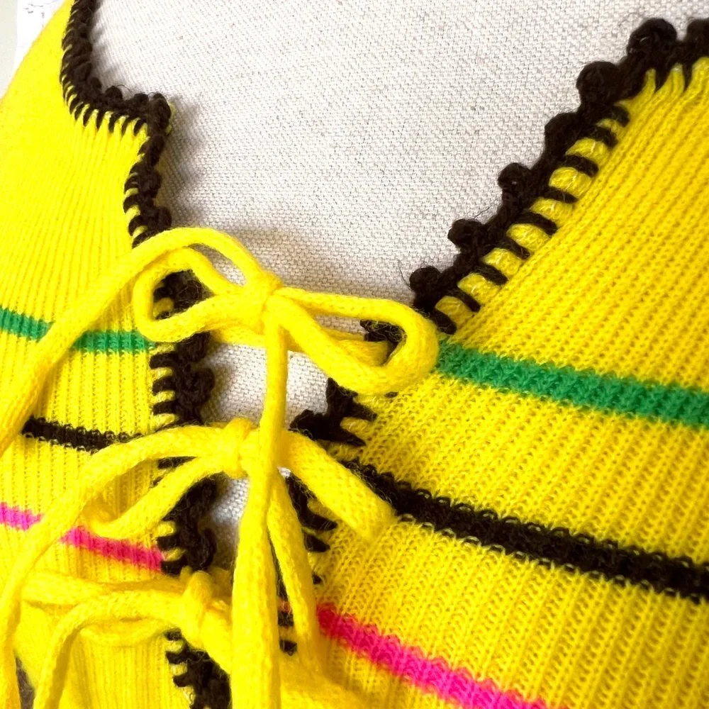 70's Bright Yellow Short Sleeve Sweater - Size 36 - Medium - Picture 5 of 11